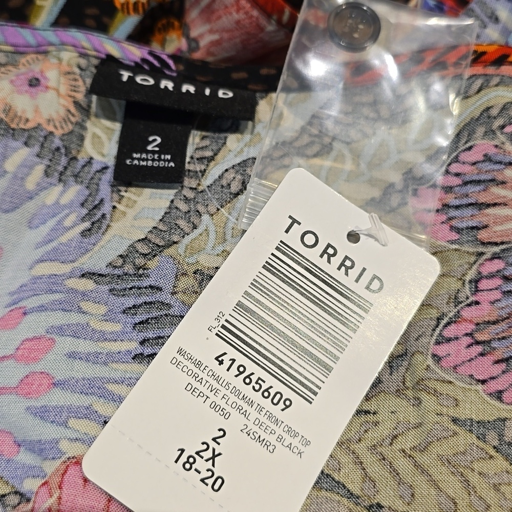 Torrid - Challis Dolman Tie Front Crop Top in Decorative Floral & Deep Black‌ - Picture 8 of 14